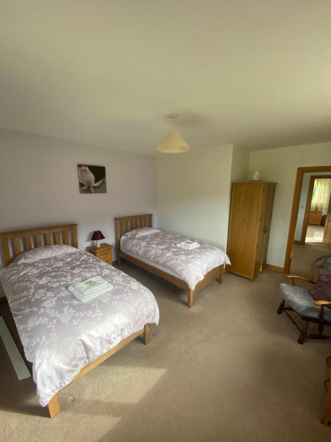 Laurel Bank Bed & Breakfast Abbey-Cwmhir Luaran gambar