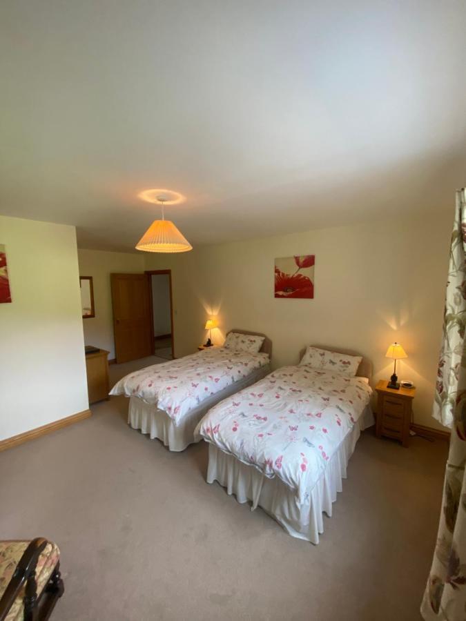Laurel Bank Bed & Breakfast Abbey-Cwmhir Luaran gambar