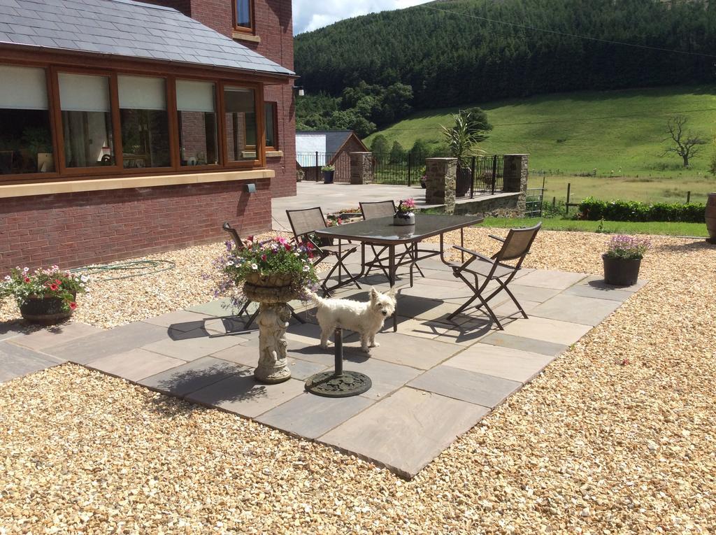 Laurel Bank Bed & Breakfast Abbey-Cwmhir Luaran gambar